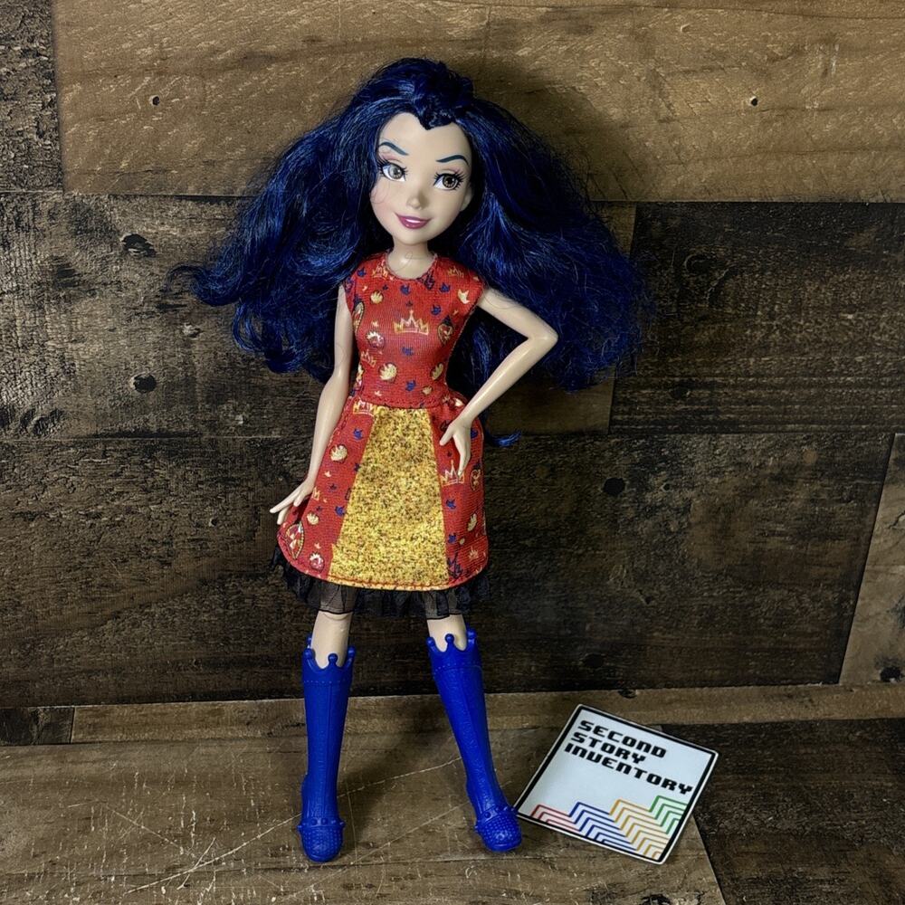 Disney Descendants Evie Isle of the Lost Doll Hasbro 2016 Toy Collectible